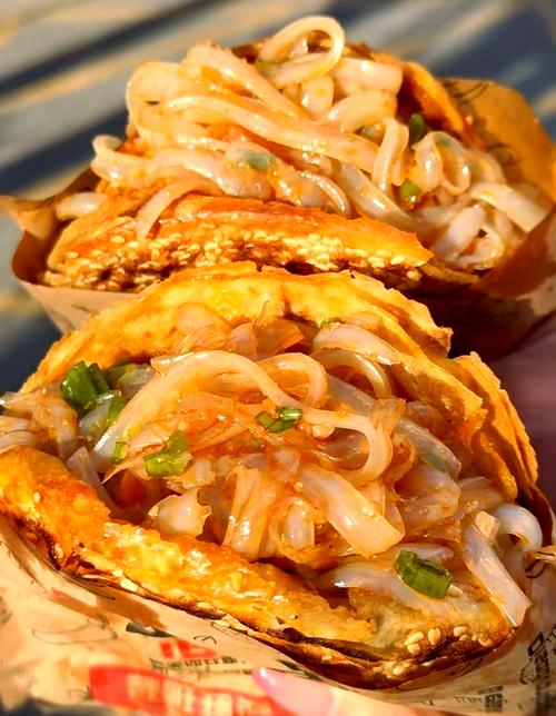 锅盔凉粉美食文化特色_薄脆传奇,川味传承 锅盔凉粉美食文化特色_薄脆传奇,川味传承