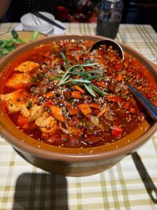 川菜最有名的30道菜_川菜麻辣鲜香，名菜小吃样样香！