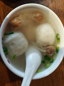 福州最著名小吃_碱水拌面锅边糊海蛎饼等特色美味