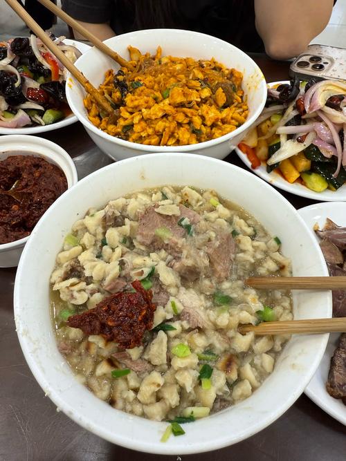 西安洒金桥十大必吃美食排名_胡辣汤夹馍水饺等小吃各具特色