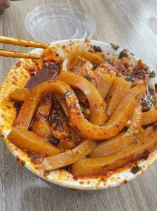 青海十大特色美食_鲜嫩羊肉与清爽酿皮