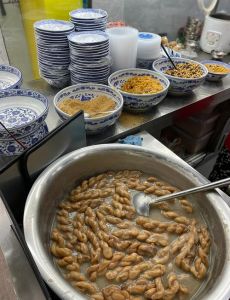 回民街必吃十大小吃_百年美食荟萃，地道小吃体验！