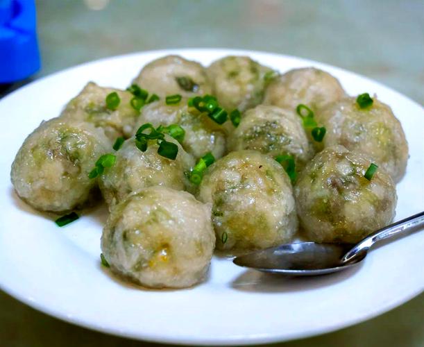 黄山必吃的十大美食_黄山美景美食多，徽州风味不容错过！