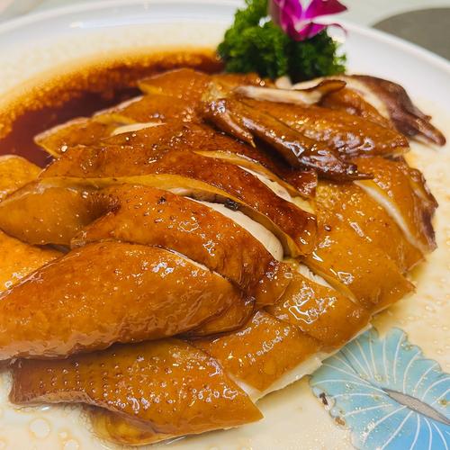 粤菜经典菜式_粤菜本味与精细烹调，尽享经典名菜风味