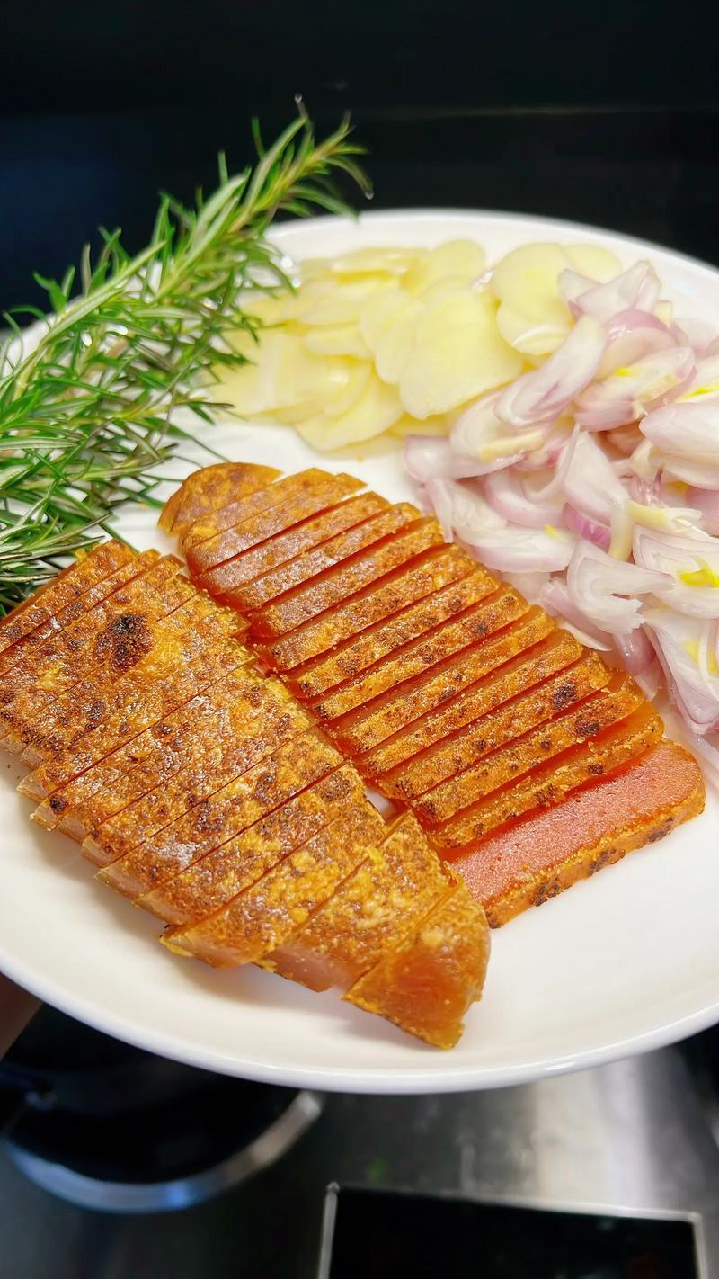 世界三大美食之首_鹅肝鱼子酱与松露的奢华享受