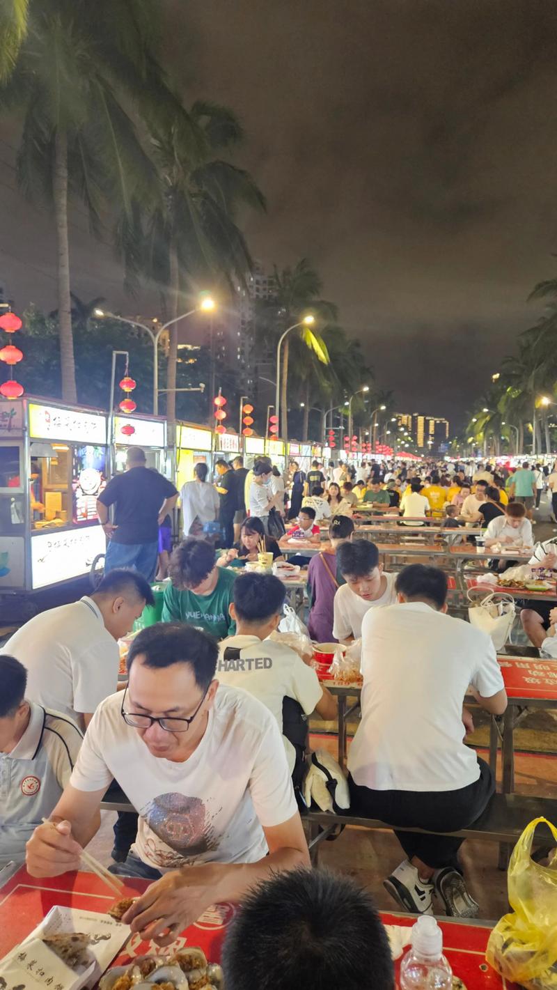 海口美食一条街_辣汤饭海南粉，美食街尝遍地道风味