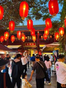 西安市小吃街哪里最出名_回民街永兴坊洒金桥，地道风味等你尝！