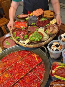 重庆特色美食图片_小面麻花油茶，麻辣安逸，巴渝文化！