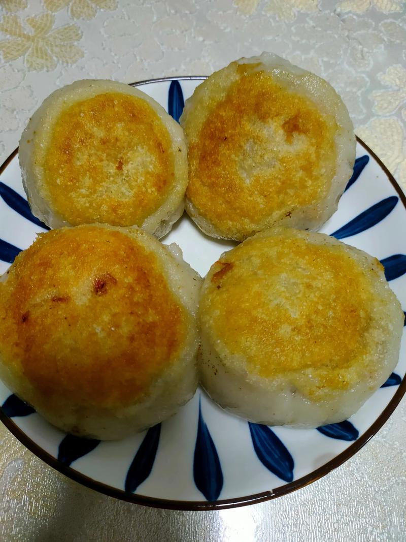 广西特色美食有哪些_螺蛳粉老友粉啤酒鱼，酸爽鲜美！