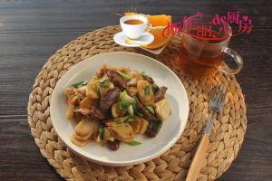 饮食风俗舒芳_感受各地饮食风俗，传承文化智慧与情感