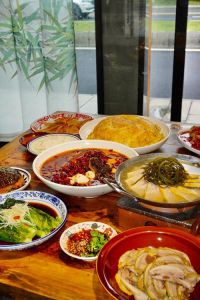 雅安必吃十大美食_砂锅雅鱼棒棒鸡坛子肉等！