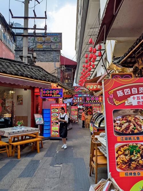 西安最地道小吃一条街_避开网红陷阱，吃透陕味！