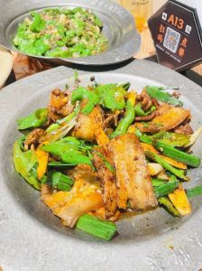 川菜100个经典小炒菜_水煮牛肉麻婆豆腐担担面，小白也能学会！