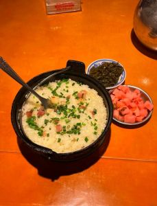 瓦罐饭是哪里的_传统美味，各地风味！