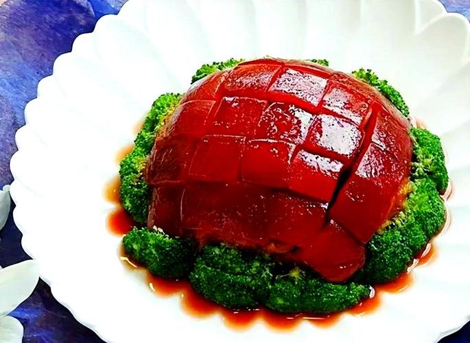 江苏十大经典名菜4_松鼠鳜鱼蟹粉狮子头等，品尝苏菜清淡鲜美！