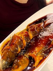 西湖醋鱼口味特点_西湖醋鱼酸甜鲜香，杭州经典菜