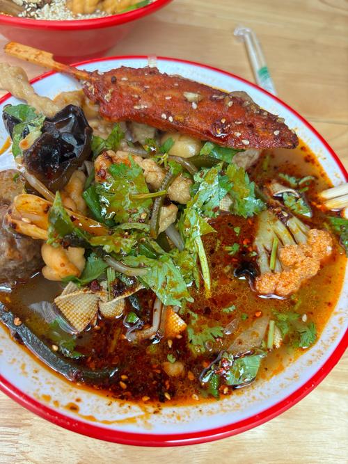 陕西家常菜_蒸盆子葫芦鸡等特色，家常菜暖心暖胃