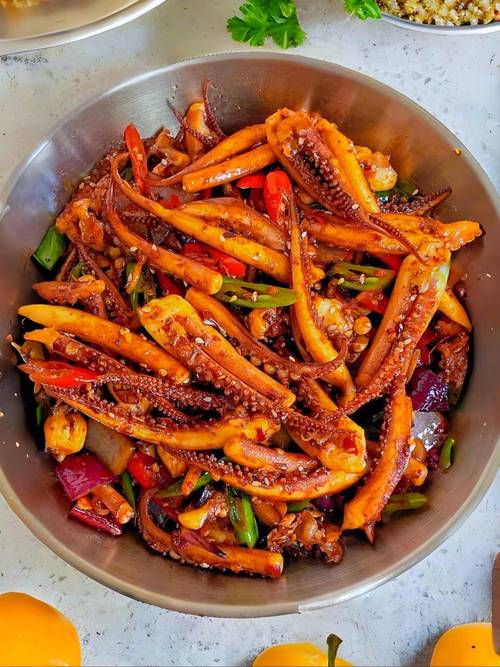 北方口味铁板鱿鱼_北方酱香铁板鱿鱼，香辣入味，回味无穷！