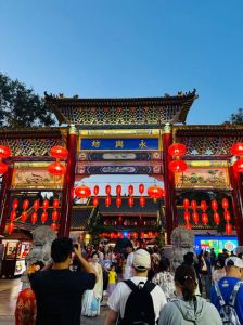 西安本地人小吃街_洒金桥夜市，地道老西安风味！