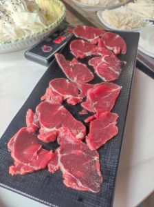 1分钟快速解冻牛肉_温水盐水更佳