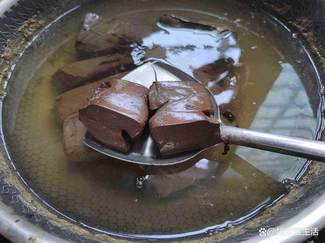 鲜猪血怎么凝固成块_猪血凝固与影响因素