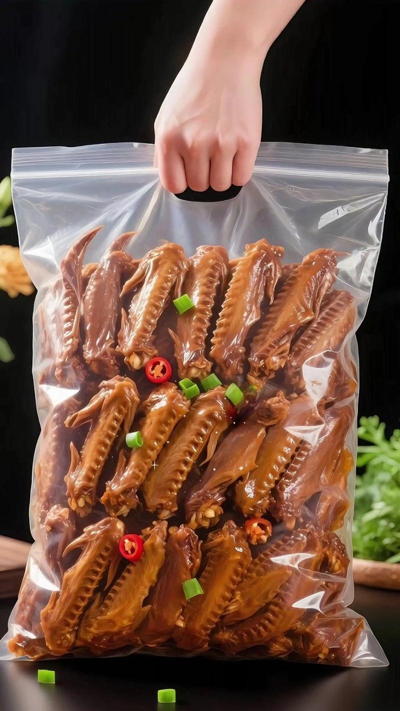 鸭翅中和鸭翅根对比图_口感不同，烹饪有别