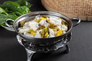 咸鲜味道的菜怎样做_外婆菜炒五花肉，腌笃鲜，小咸菜，凉拌小白菜