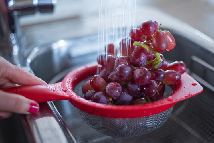 葡萄怎么清洗最干净_清洗葡萄的正确方法，吃得更安心
