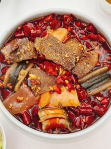 毛血旺里面有什么食材_重庆特色麻辣烫，鲜香滑嫩，爽口过瘾！