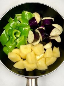 明朝地三鲜最初是哪三样食材_东北地三鲜，经典家常菜！