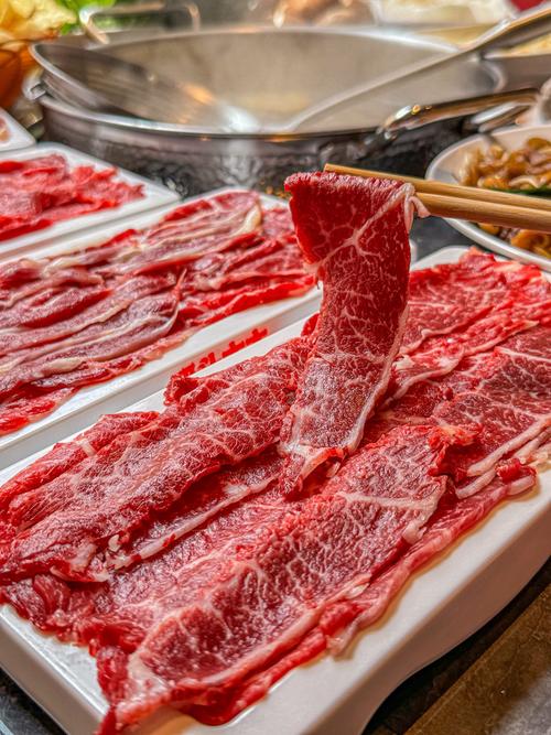 潮汕雪花牛肉部位图_潮汕雪花牛肉部位口感，涮煮时间与蘸料