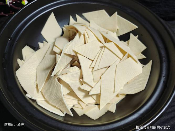 千张怎么切成菱形图解_菜切菱形小窍门，手稳刀快变美味！