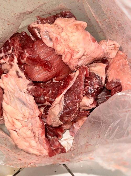 肉腐烂的臭味是什么_肉坏了有股臭味，别吃！