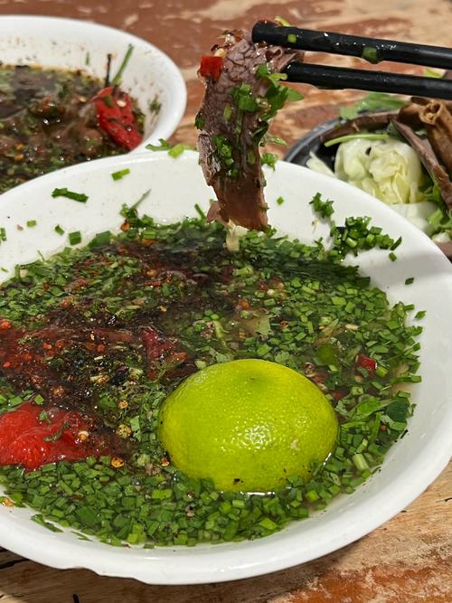 牛撒撇真的是牛屎吗_傣族特色酸辣美食