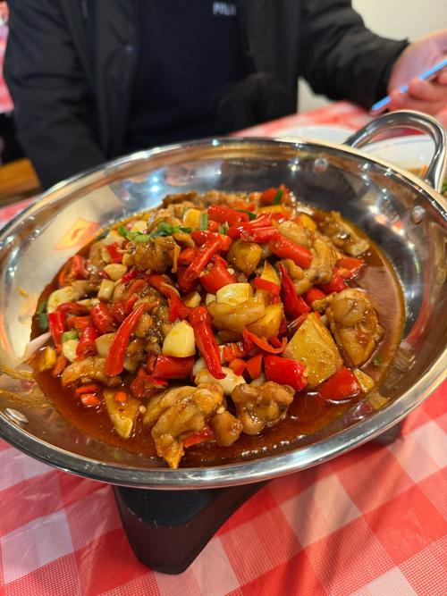 江西人吃什么口味的菜_江西菜香辣鲜咸，地道美味体验！