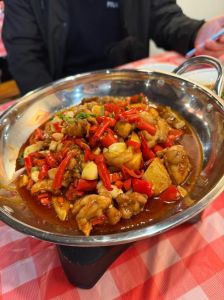 江西人吃什么口味的菜_江西菜香辣鲜咸，地道美味体验！