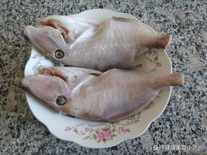 扒皮鱼怎么处理图解_扒皮鱼去腥处理及多元做法