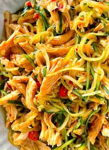 凉拌鸡的做法_走地鸡+秘制红油，爽滑麻辣香！