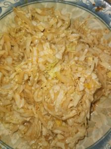拌白菜丝的家常做法_白菜丝拌菜，清爽脆口，家常美味！