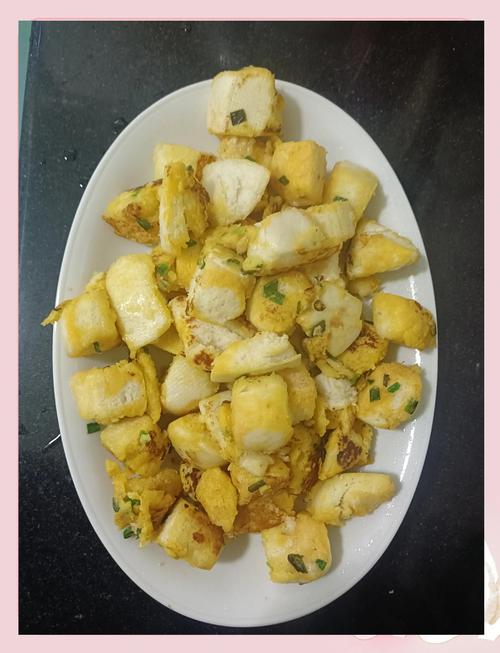 不加蛋液炒馒头丁做法_干煸馒头丁,剩馒头的新吃法 不加蛋液炒馒头丁做法_干煸馒头丁,剩馒头的新吃法