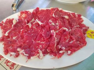 涮牛肉最嫩的部位_里脊3-5秒，牛眼7-10秒，牛脖10-15秒