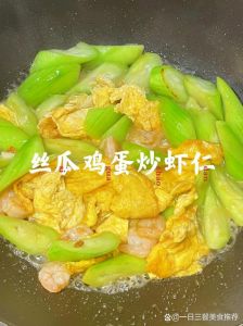 丝瓜炒虾仁的最佳搭配是什么_丝瓜炒虾仁，鲜甜可口，营养美味！