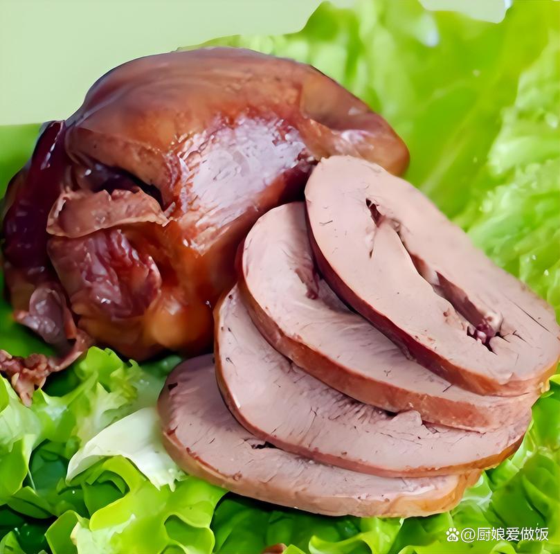 猪心腥味重是坏了吗_挑猪心看颜色闻气味，泡洗去血沫，炖着吃更香