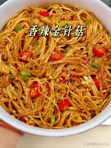 炒金针菇的家常做法_金针菇肉末酱，鲜嫩可口，简单易做！