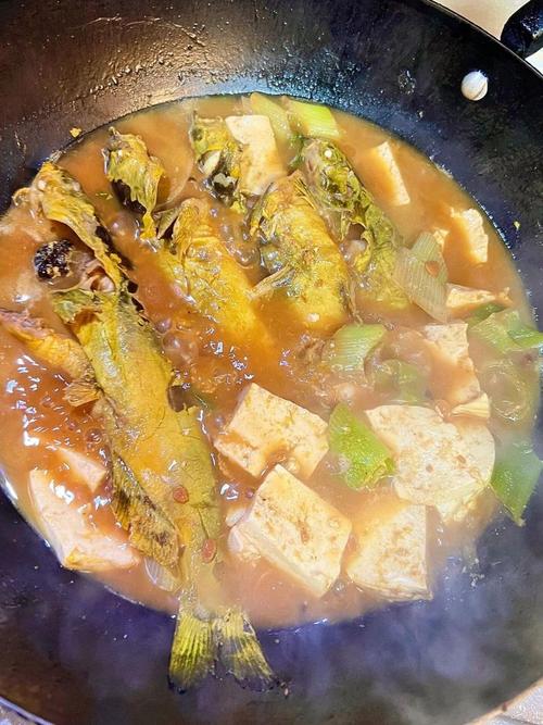 嘎鱼炖豆腐家常做法_家常美味，汤鲜味美！
