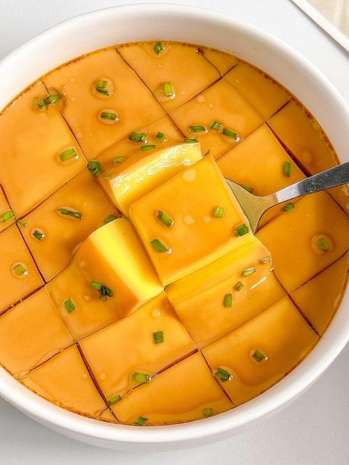 鸡蛋羹一般蒸几分钟_水蛋比例11，温水混合中火蒸8-10分钟