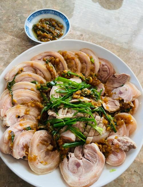 泡白云猪手的正确方法_皮脆肉香，广州地道美味！