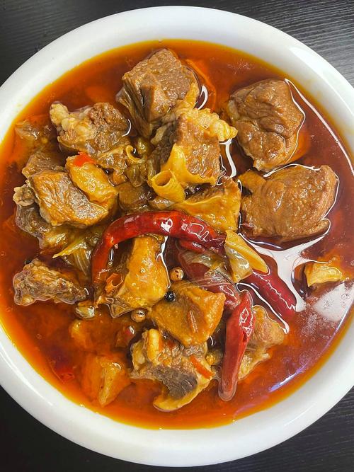 煨码红烧牛肉的做法_选肉加料要讲究 煨码红烧牛肉的做法_选肉加料要讲究