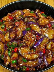 长茄子家常做法_简单入味，美味多样