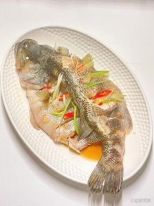 鲈鱼水开蒸10分钟能熟吗_蒸鲈鱼多长时间？8-10分钟刚熟透！